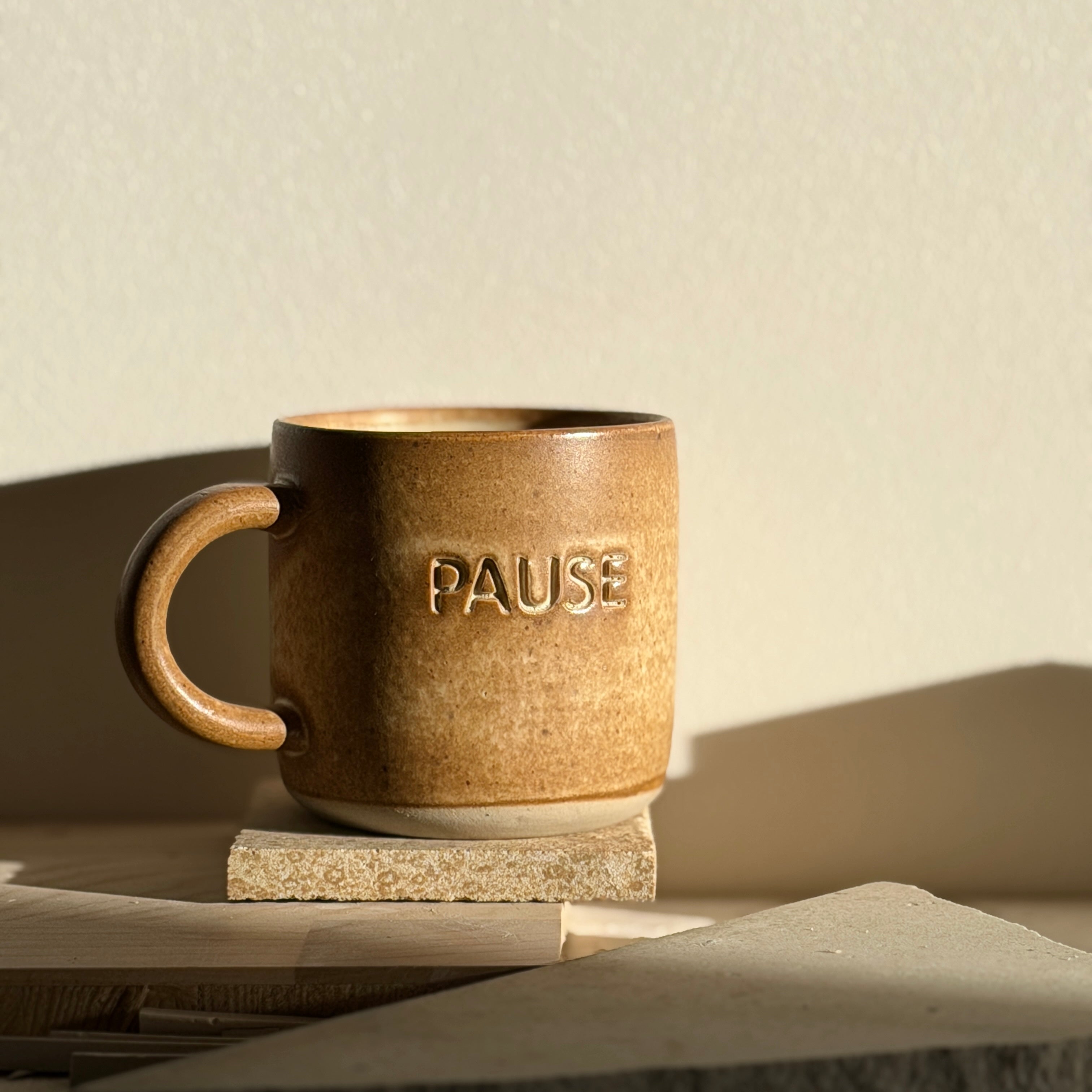 PAUSE Kop - Brun