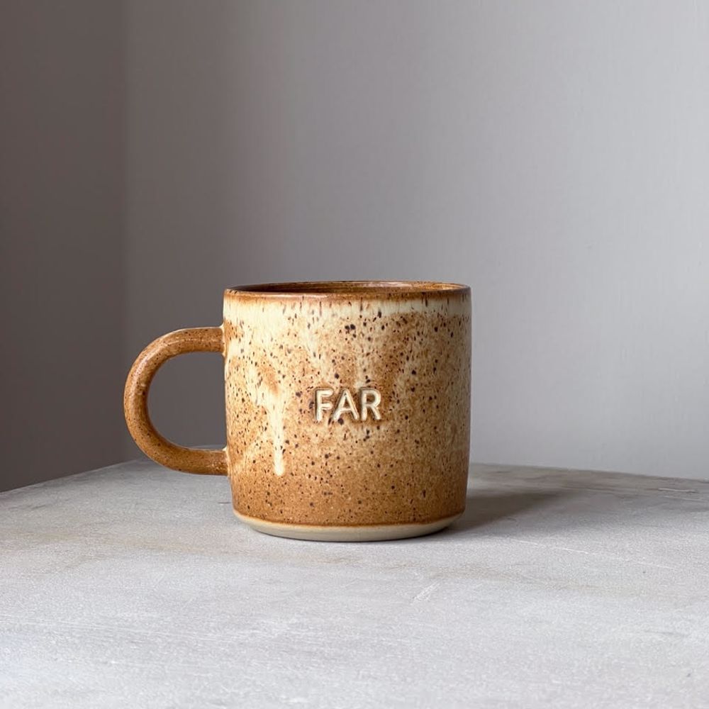 Oda Far Mug - Brown - 1